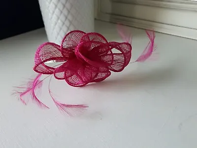 £0.99 • Buy Fuschia Pink Fascinator Formal/Wedding Headband With Feathers, Worn Once