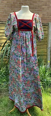 Sujon 1970’s Medieval Style Dress • £60