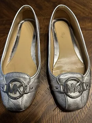 Michael Kors Flats 7.5 • $12