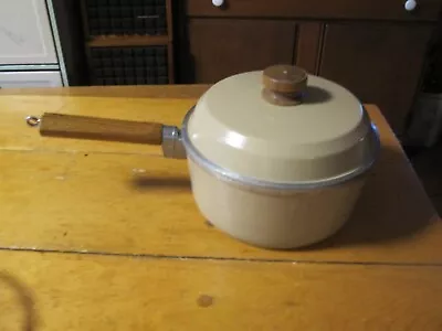 Vintage Club Classic 3 Qt Aluminum Saucepan Pot With Lid Almond Wood Handles • $22