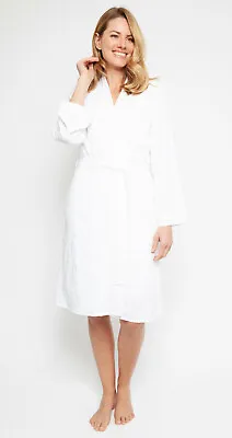 Ladies Womens White Embroidered Dressing Gown Robe - SIZE 8 • £19.99