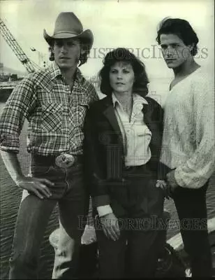 1987 Press Photo  Houston Knights  Michael Pare Michael Beck Robyn Douglass • $15.99