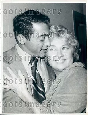 1971 Actress Joan Blondell & Movie Producer Mike Todd JR Press Photo • $15