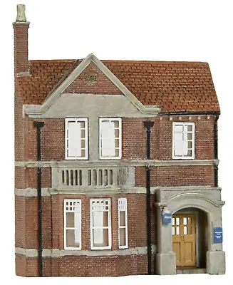 Scenecraft 42-271 N Low Relief Police Station • $44.99