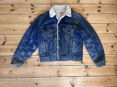 Vintage Levi’s Sherpa Jacket Size 40R - Blue Denim Late 70s/ Early 80s  • £25