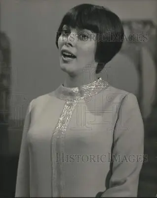 1969 Press Photo Singer Mireille Mathieu - Hcp70259 • $16.99