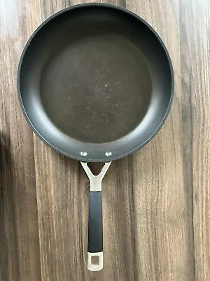 Le Creuset 30cm Frying Pan (Non Stick Has Gone) • £30