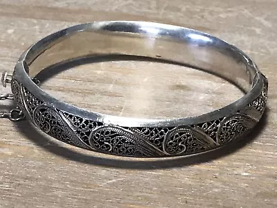 Vintage  Sterling Silver Filagree ￼Hinged Bangle Bracelet Beautiful • $45