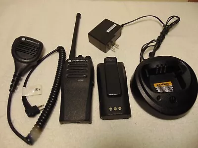 MOTOROLA CP200D TWO WAY RADIO AAH01JDC9JC2AN - WORKS VHF 136-174MHz • $59.99