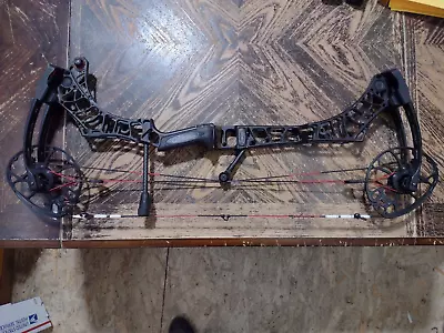 Mathews V3x 29 Right Hand 70# Blackout • $849