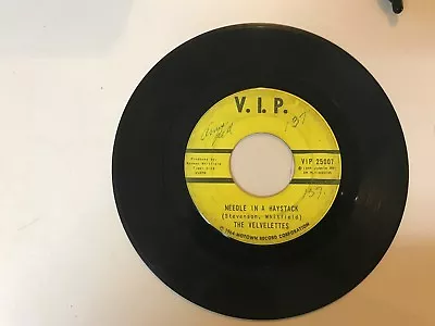 Soul 45 Rpm Record - The Velvelettes - V.i.p. 25007 • $5