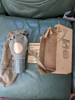 Vintage US WW2 Noncombatant MIA2-1-1 Medium Adult Gas Mask W/ Bag & Instructions • $39
