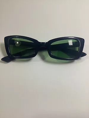 Vintage 1960's POLAROID COOL RAY 105 Sunglasses Cat Eye Black Frame Green Lens • $29.99