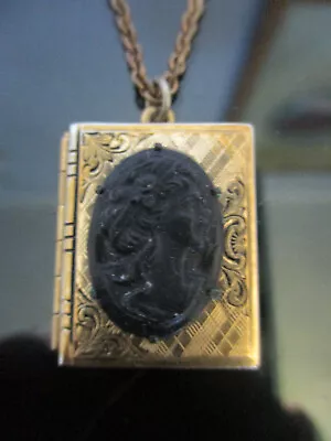 Vintage Antique Black Glass Cameo Etched Book Photo Locket Pendant Necklace! • $85