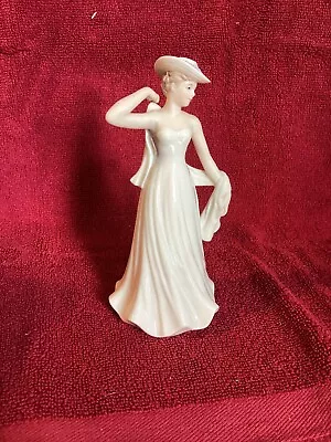 £30 • Buy The Regal Collection Figurines X2 - Pride Of Place Miniatures Serena And Julie