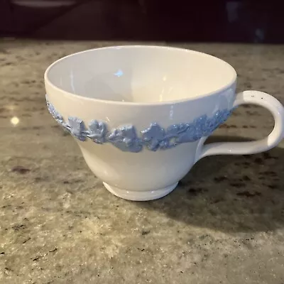 £8 • Buy Vintage Wedgwood Embossed Queen's Ware Tea Cup - White With Blue Embossing