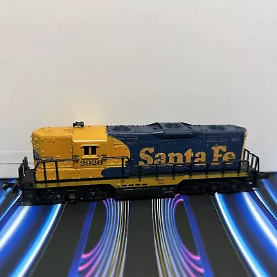Atlas 4051 N Scale Santa Fe GP-9 Diesel Locomotive #2926 • $15