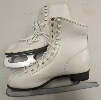 Women's Size 7 White Figure Skates • $24.99