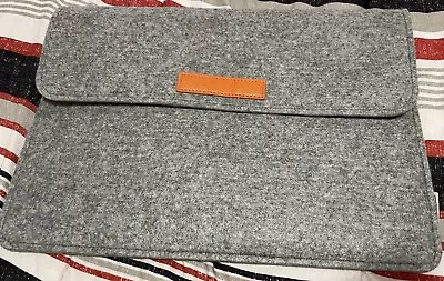 MoKo 9-11 Inch Universal Felt Tablet Sleeve Bag Carrying Case  • $12.50