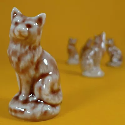 Wade Whimsies (1996/97) Tom Smith - Set #15 Cat Collection - Beige Sitting Cat • $10.62