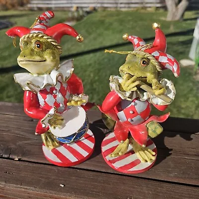 TWO VTG Court Jester Dancing Frogs W/Instruments Flute & Drum Resin Hand Painted • $15.95