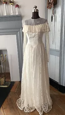 Vintage 1950S Princess Lace Wedding Gown Long Sleeve Beaded Ruffles • $200