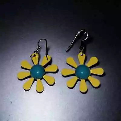 Pretty Little Vintage Sunflower Earrings • $18