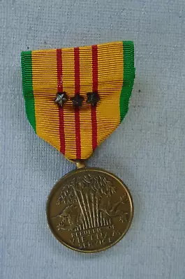 Vietnam War Medal With 3 Bronze Campaign Stars • $8.99