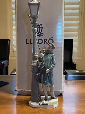 $299.99 • Buy Lladro Porcelain Lamplighter Figurine In Mint Condition - #5205