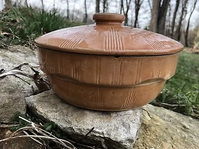 Watt Pottery Moon And Stars Salmon # 9 Covered Baker Yellowware Farmhouse  • $34.95