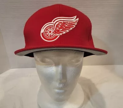 Detroit Red Wings Mitchell & Ness Fitted Hat Size 7 1/4 Red Color • $15.95