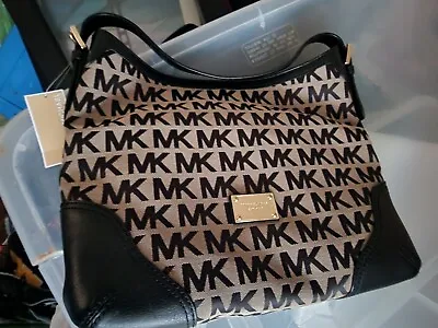 BNWT Michael KORS Milbrook Large Shoulder Handbag  MSRP $298 • $199.99