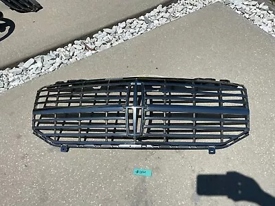 2007-2014 Lincoln Navigator OEM Front Grille Assembly Chrome  ! 1 CHIP OF CHROME • $169