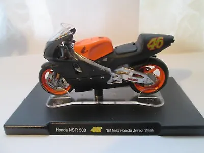 VALENTINO ROSSI HONDA NSR500 #46 1st TEST HONDA JEREZ 1999 1-18 SCALE MODEL • £8