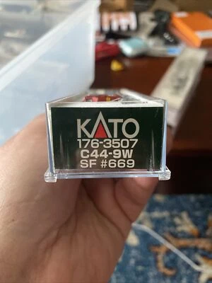 $105 • Buy Kato GE C44-9W Santa Fe 669 N Scale 176-3507 DCC Equipped