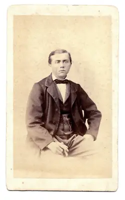 1880s 1890s Young Man In Suit CDV Schutz & Lachenmayer Reutlingen Cabinet Card • $16.99