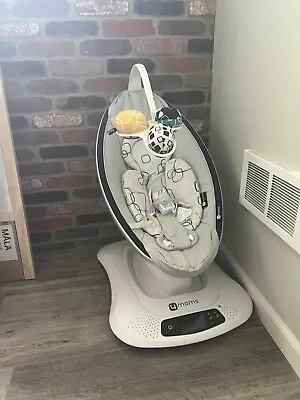 4moms MamaRoo 4 Bluetooth Plush Baby Swing - Silver • $85