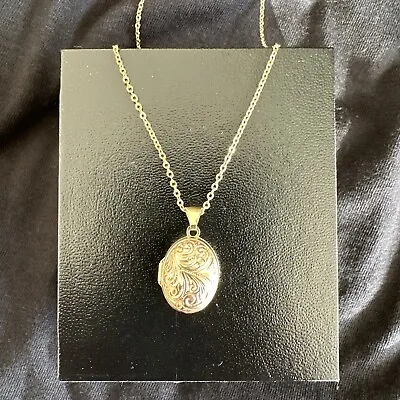 Vintage 9ct Gold Ornate Oval Shape Locket Pendant With 16Inch Chain • £120