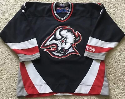 Boys VTG Buffalo Sabres Michael Peca Jersey Pro Player 1990s NHL Goat Head L XL • $39.99