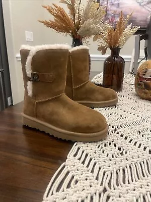 UGG 1125812 Australia New Size 7 Made In Vietnam 🇻🇳  • $100