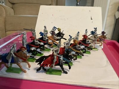 £5.50 • Buy Massive Lot Of TEN Britains Deetail Mounted Knights Painted 1/32 Great Condition