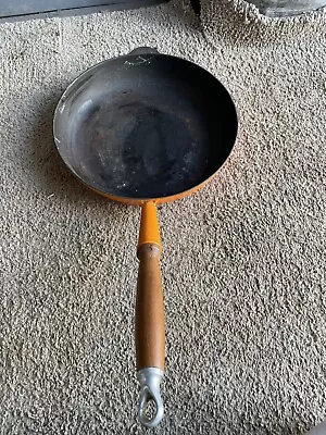 Cousances Le Creuset Cast Iron Frying Pan Volcanic Orange Size 28 Wood Handle • £39.99