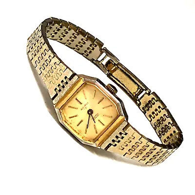 Vintage Swiss Made ACCUREX A 17 Jewels Incabloc Ladies Mechanical Wind Up Watch • $32