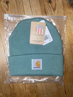 £15 • Buy Carhartt A18 Knit Cuffed Beanies (Various Colours Available)