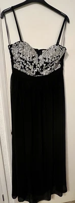 £25 • Buy Godiva Black Maxi Dress
