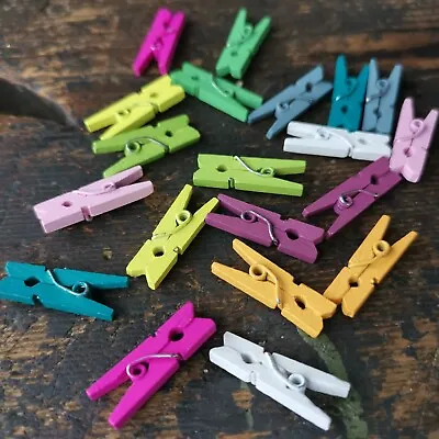 20 Mini Wooden Pegs 25mm Tiny Craft Wedding Hanging Photo Small Clips Tiny Art • £2.99