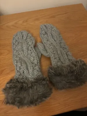 Grey Faux Fur Mittens Accesorize • £7