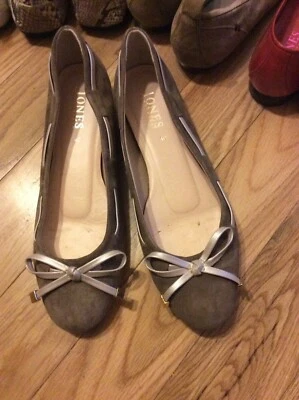 £25 • Buy Jones Bootmaker: Flat Bow Pump In Tan Suede Size EUR40