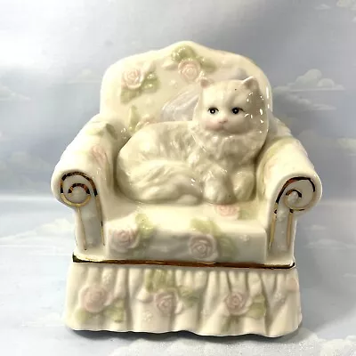 Vtg Music Box Figurine White Cat On Overstuffed Chair “Memories” From Cats Video • $24.98