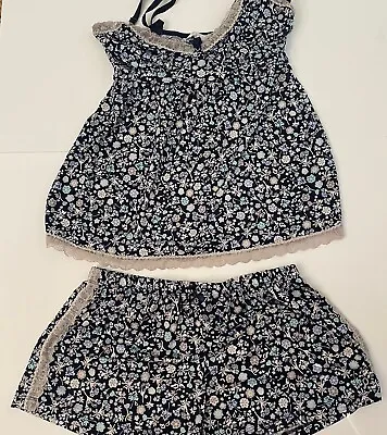 Marylin Monroe Sz M 2 Piece Pajama Set Floral Print Top & Shorts Pants • $15